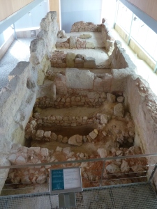Restos de la antigua muralla púnica que cerraba Quart Haddast